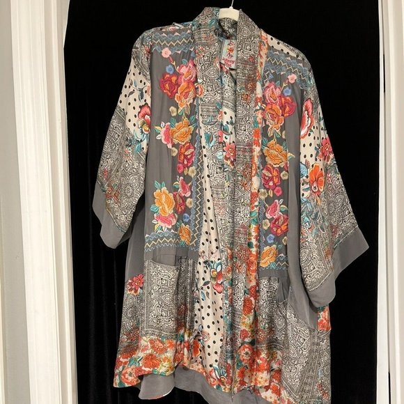 Johnny Was Tops - Johnny Was Medium Embroidered & Printed Silk Kimono Flowered Jacket with Pockets